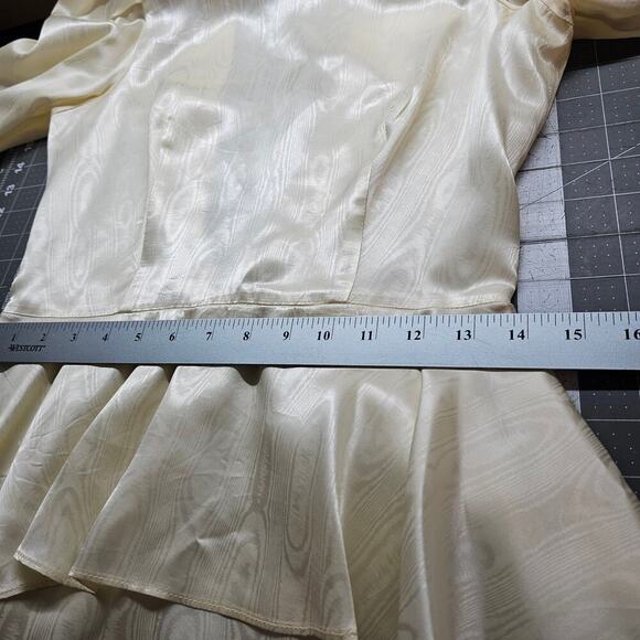 Vintage Peplum Dress Womens Size 6 White Silky 80s Glam Rock Retro Party Mod - Picture 10 of 12